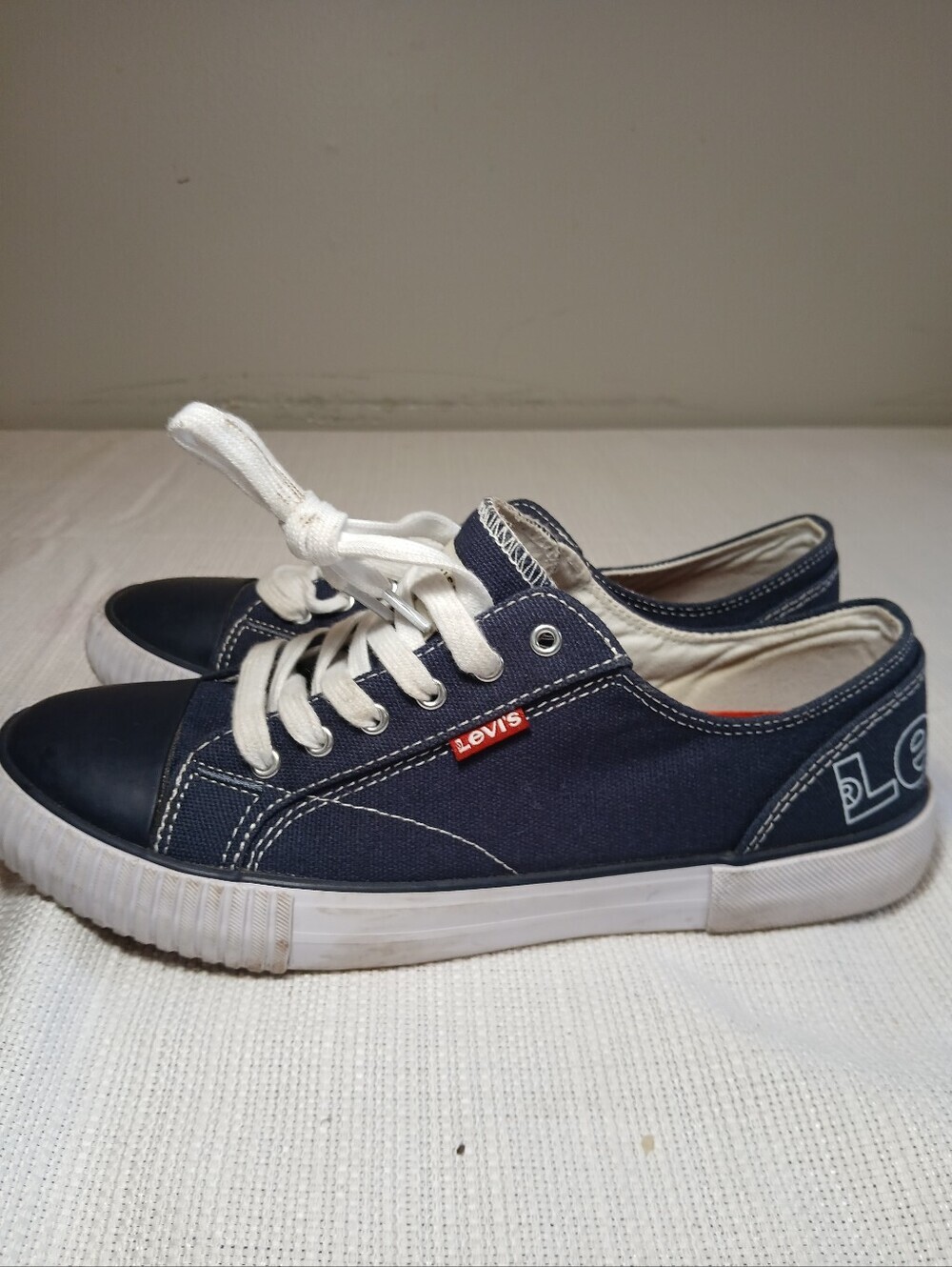 Levi's Navy and White Canvas Low-Top Sneakers